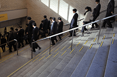 お仕事中のケガや事故、もしくは通勤中やお仕事からの帰り道でのケガ