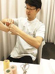 施術している様子